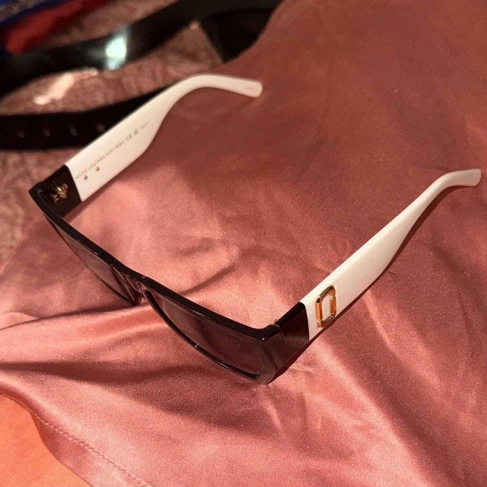 Marc Jacobs Sleek Black Sunglasses